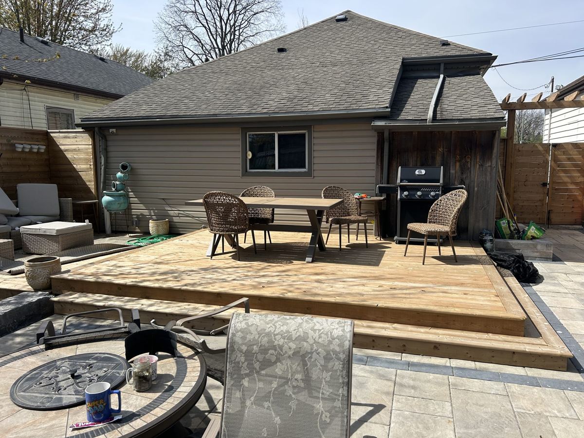 Sarnia Deck Works crew at work